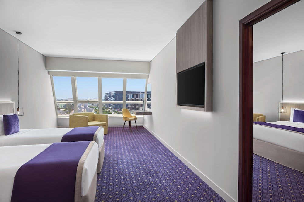 LEVA Hotel Mazaya Centre 17