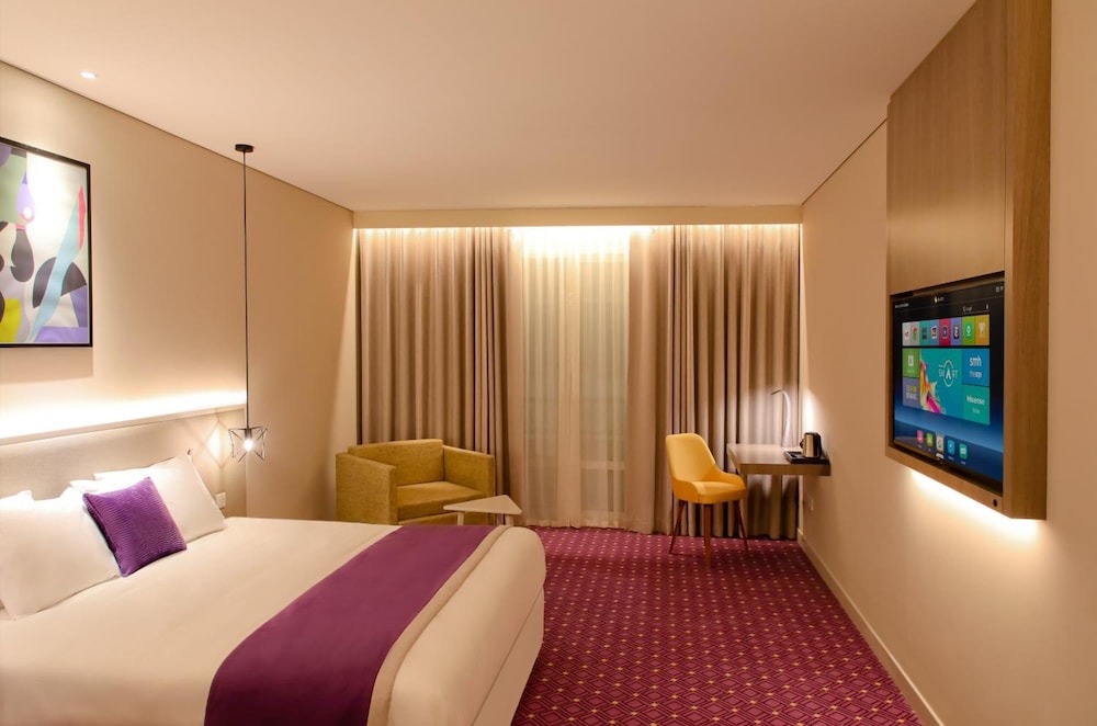 LEVA Hotel Mazaya Centre 10