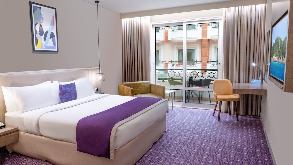 LEVA Hotel Mazaya Centre 18