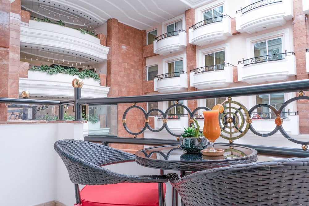 LEVA Hotel Mazaya Centre 20