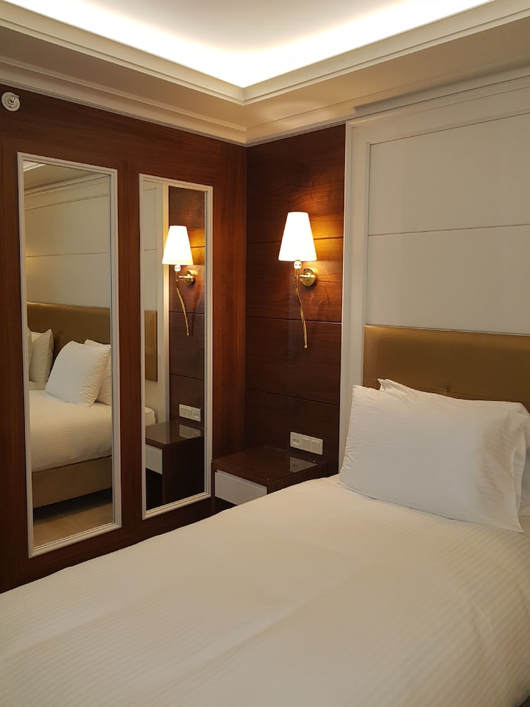 Grand Marcello Hotel 18