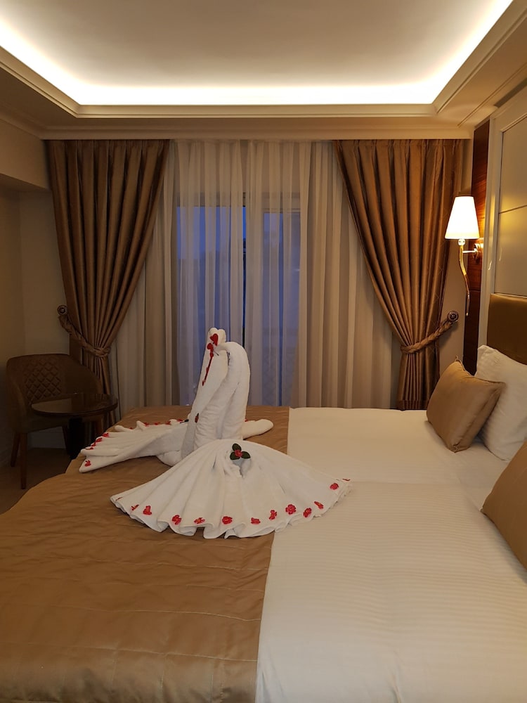 Grand Marcello Hotel 10