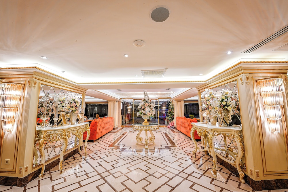 Grand Marcello Hotel 9