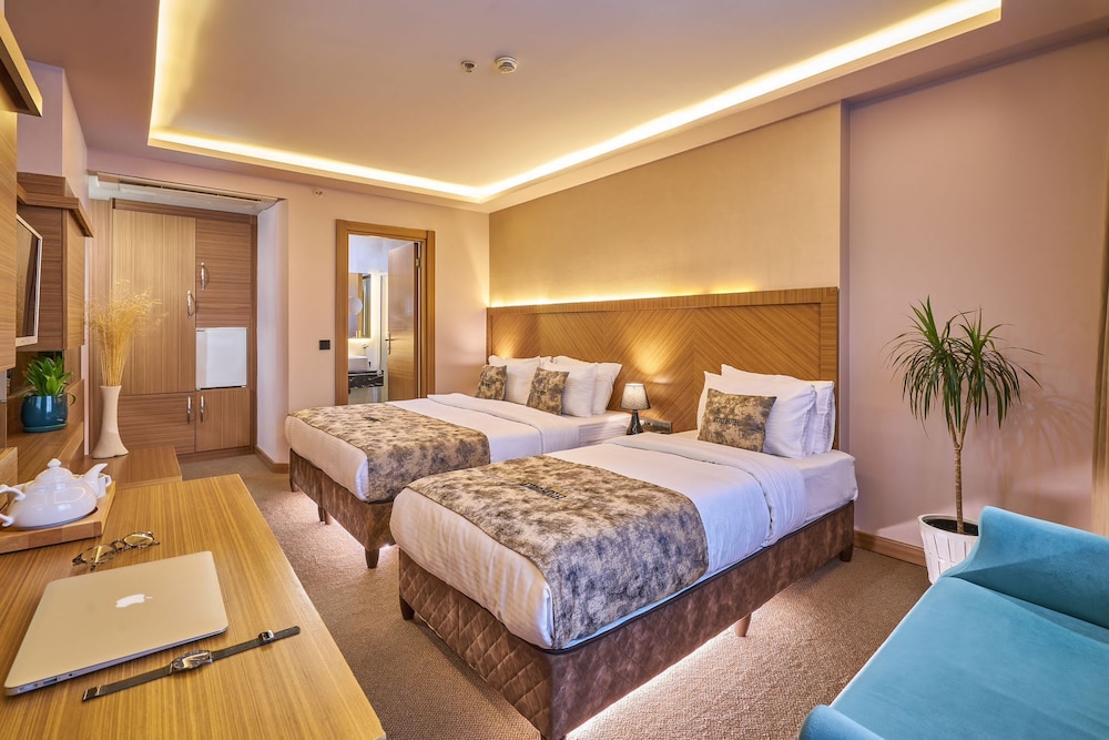 Atro Hotel 18