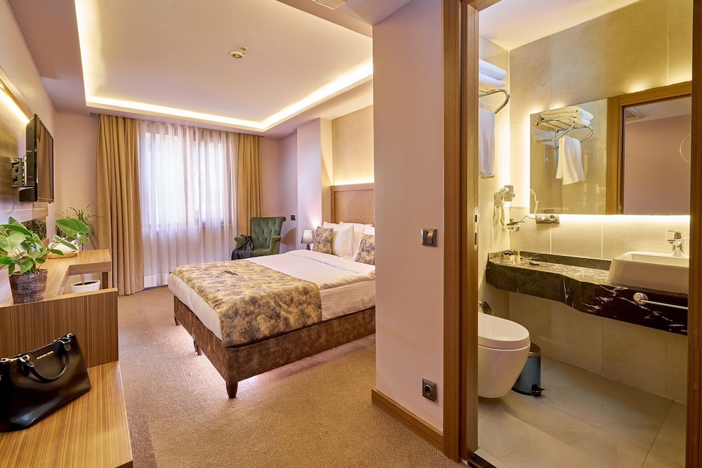 Atro Hotel 11