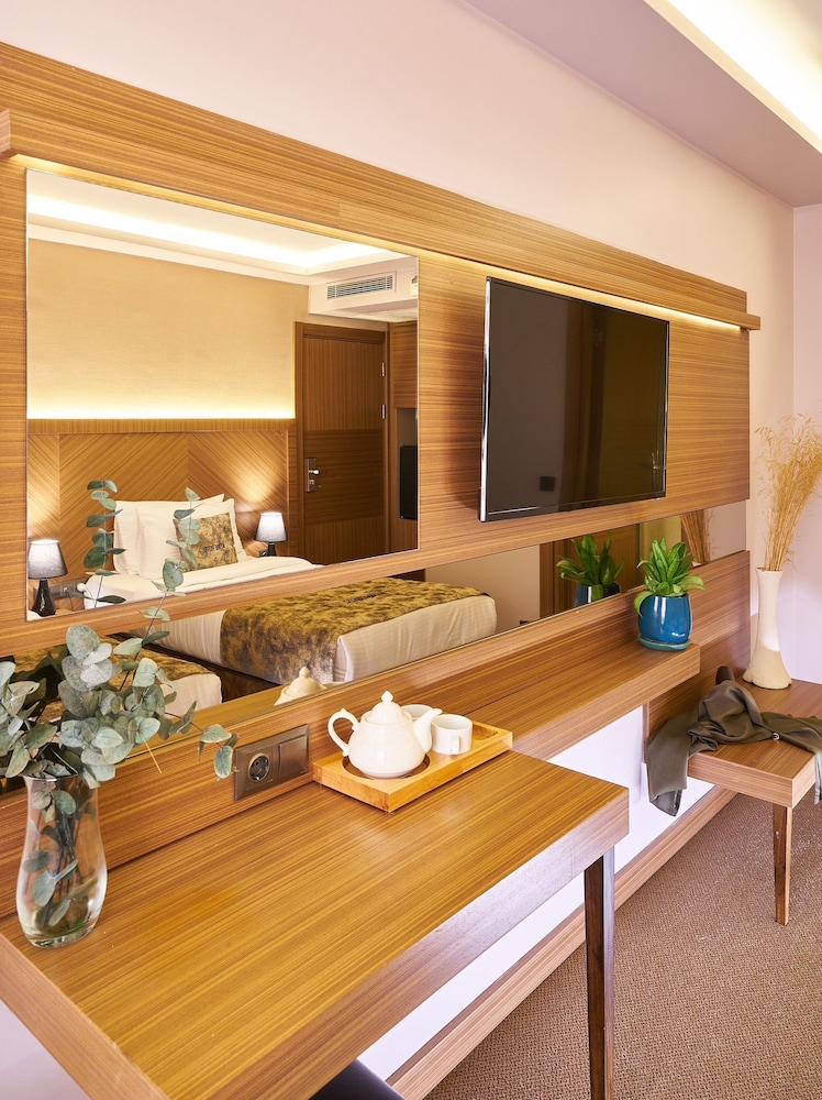 Atro Hotel 12