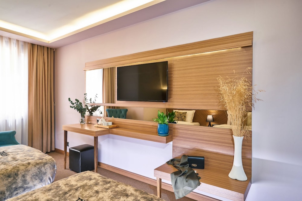 Atro Hotel 10