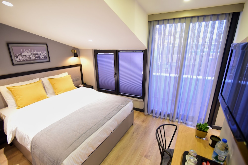 The Row Taksim Hotel 9