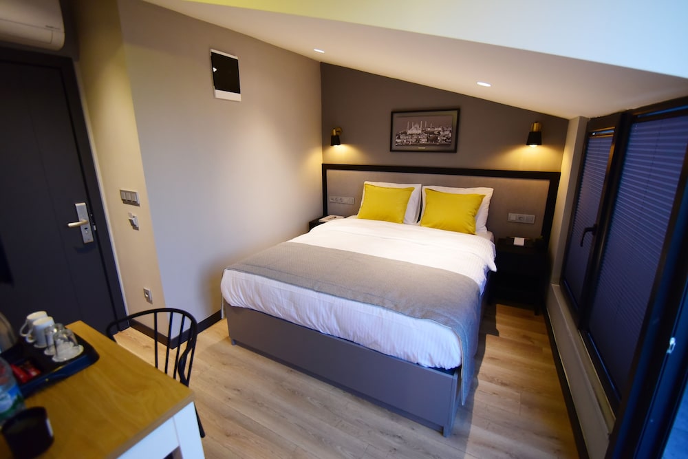 The Row Taksim Hotel 5