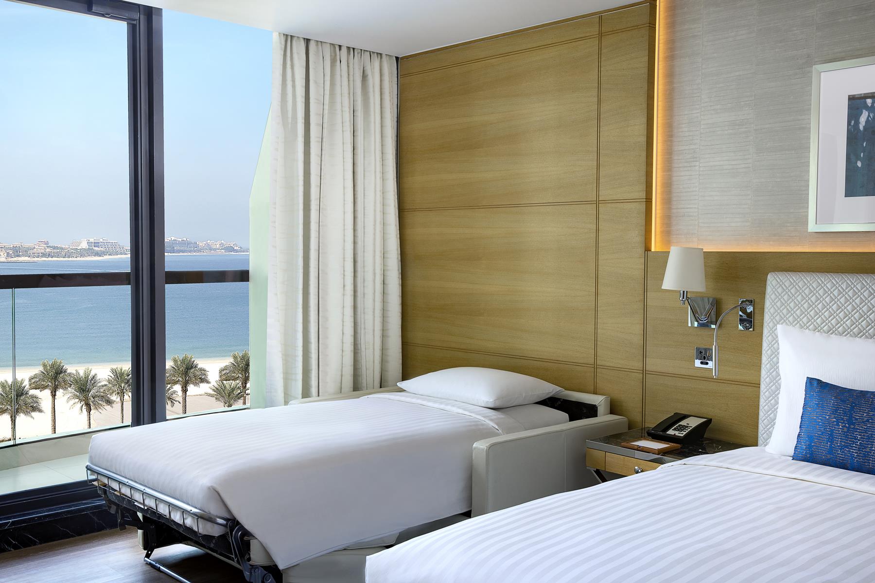 Marriott Resort Palm Jumeirah, Dubai 12
