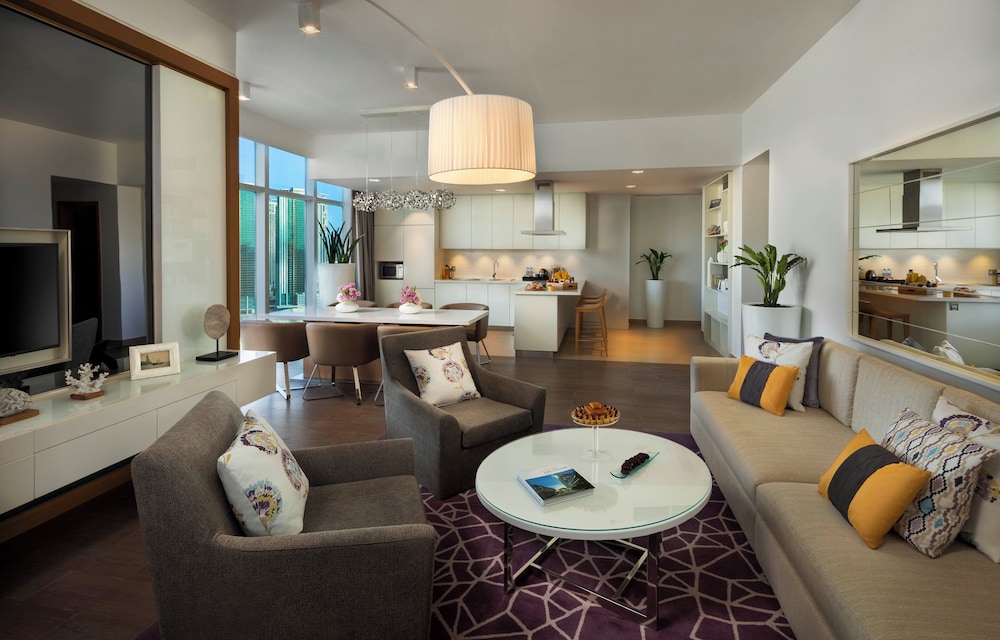Beach Rotana - Residences 24