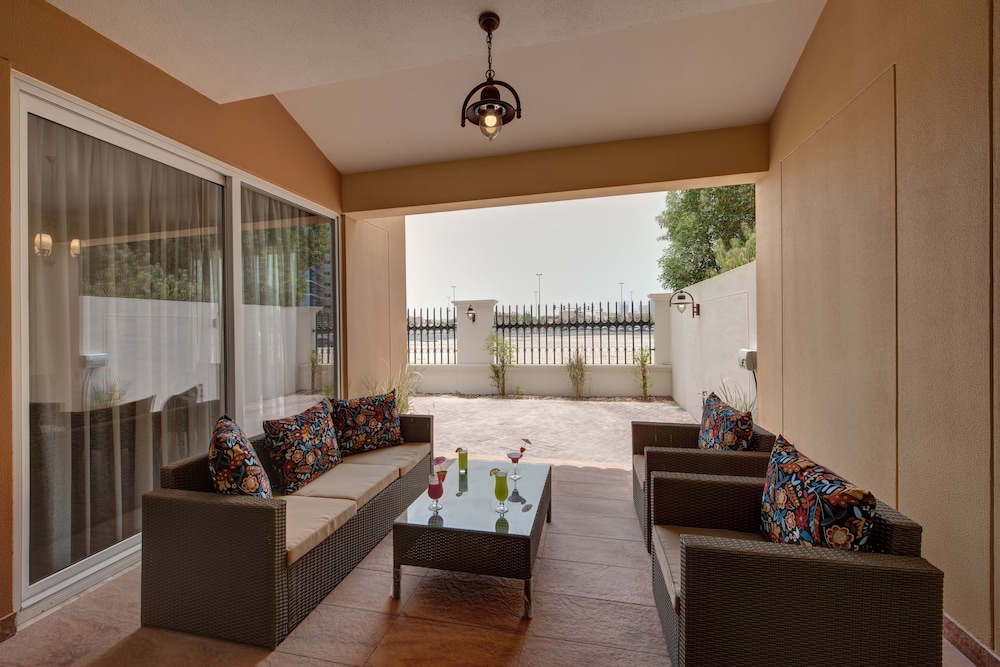 J5 Villas Holiday Homes Barsha Gardens 22