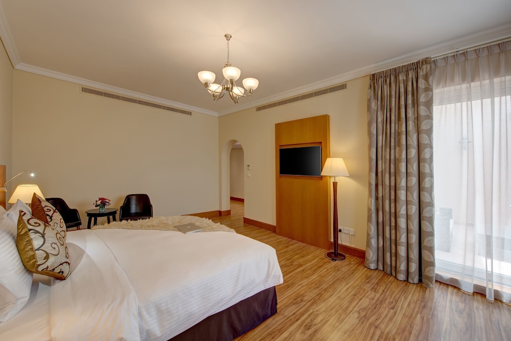 J5 Villas Holiday Homes Barsha Gardens 3