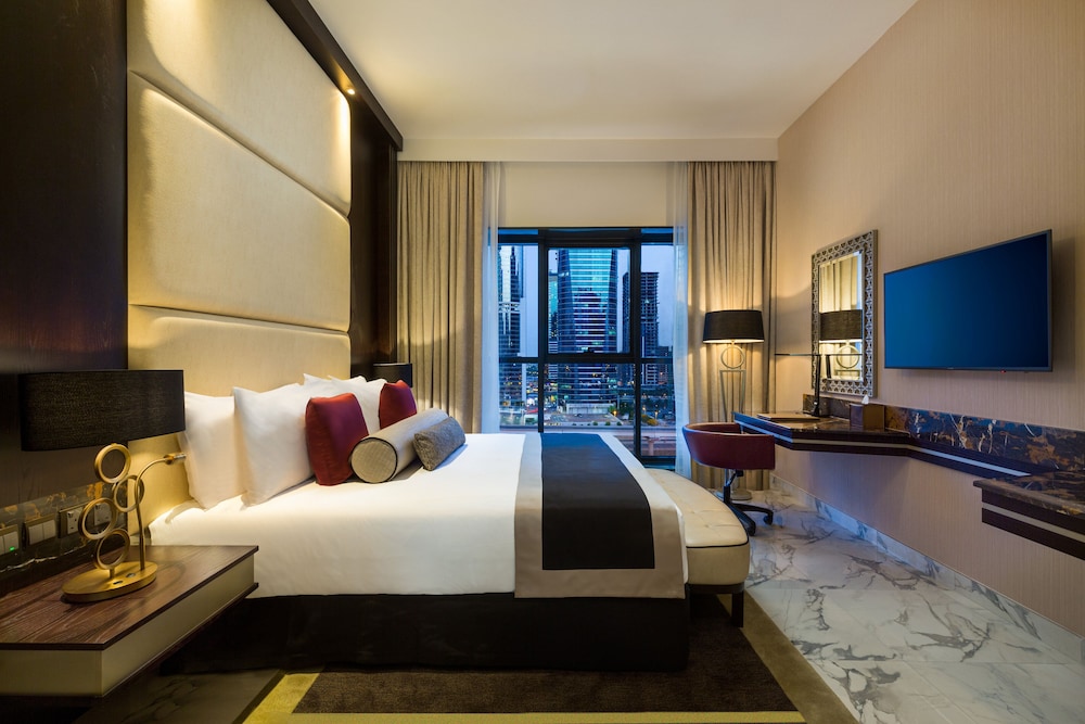 Millennium Place Marina 6