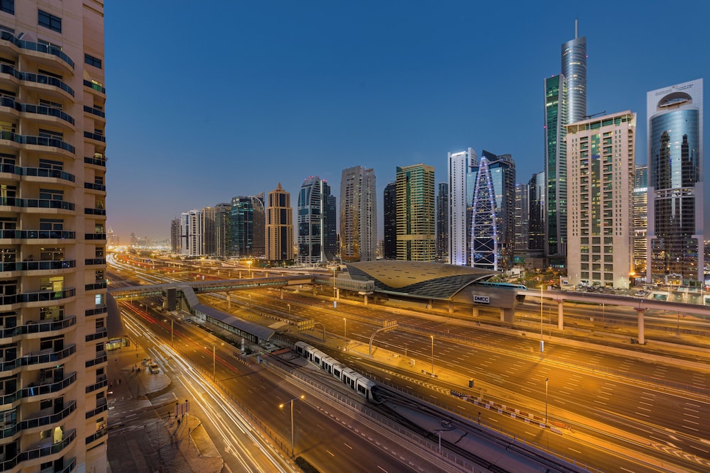 Millennium Place Marina 23