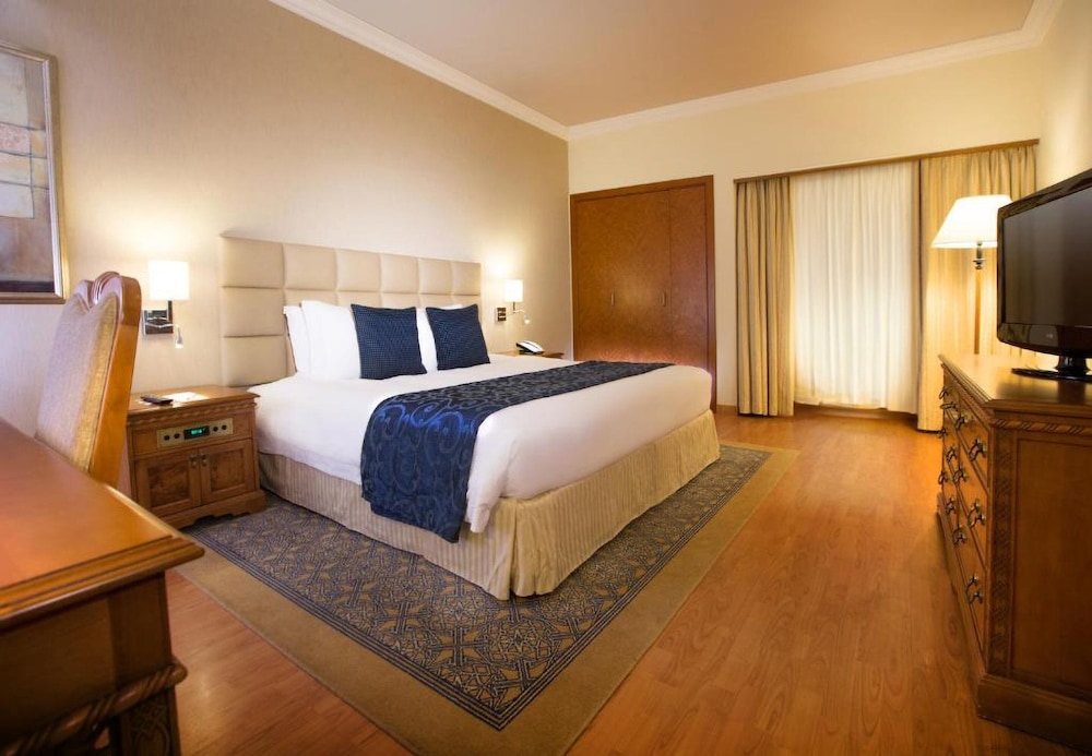Millennium Plaza Downtown Suites 13