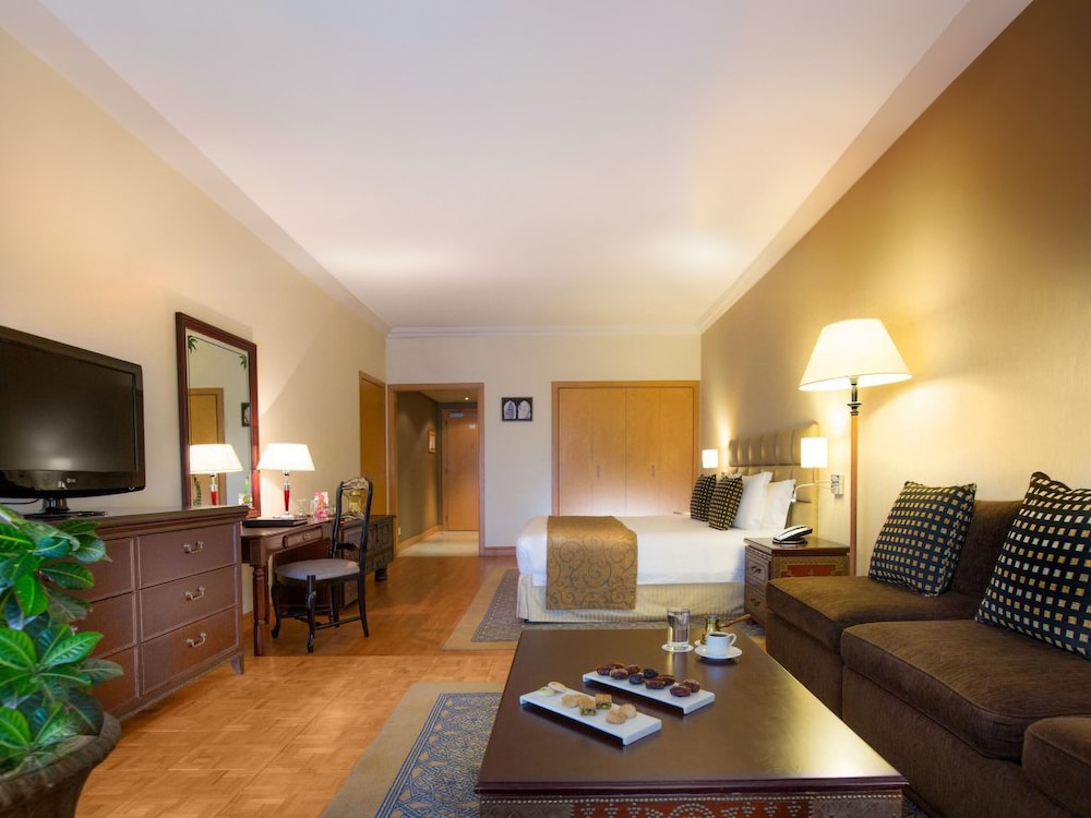 Millennium Plaza Downtown Suites 12