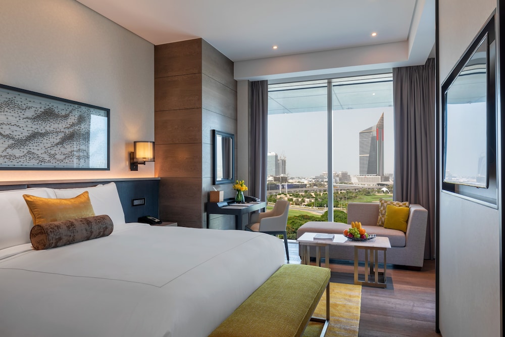 Taj Jumeirah Lakes Towers 12