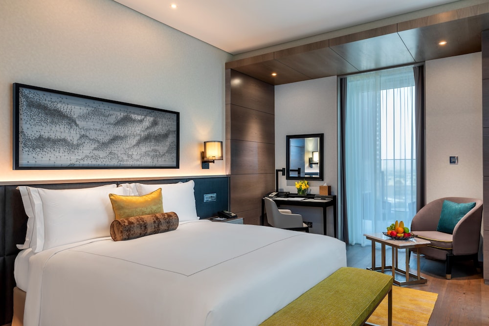 Taj Jumeirah Lakes Towers 16