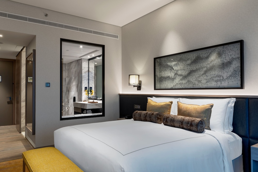 Taj Jumeirah Lakes Towers 21