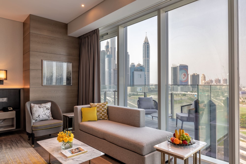 Taj Jumeirah Lakes Towers 10