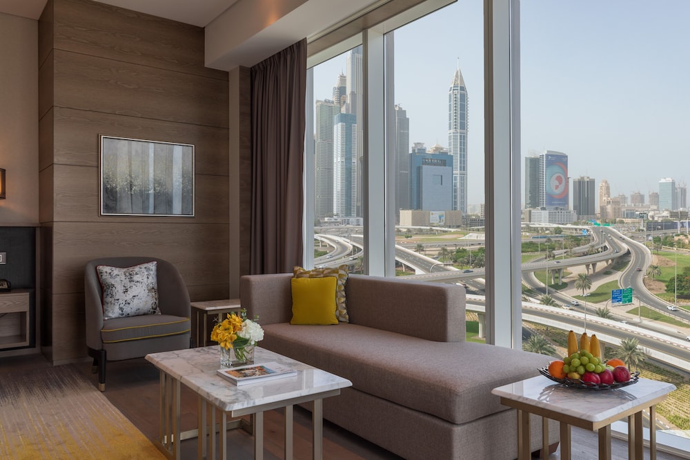 Taj Jumeirah Lakes Towers 14
