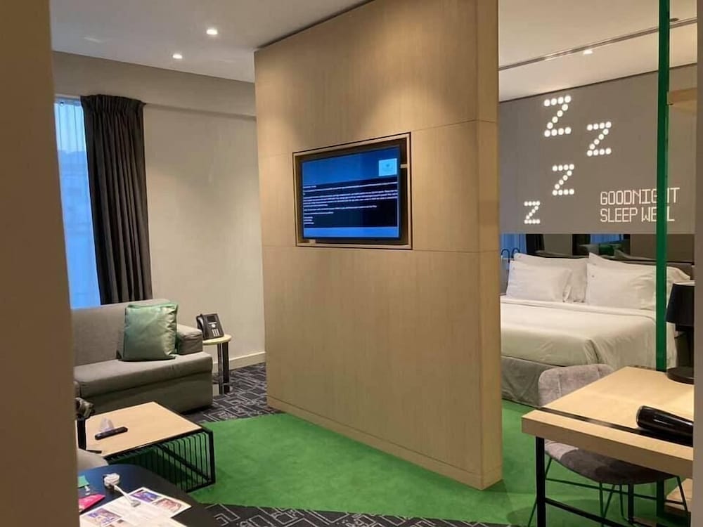 Studio M Arabian Plaza 19