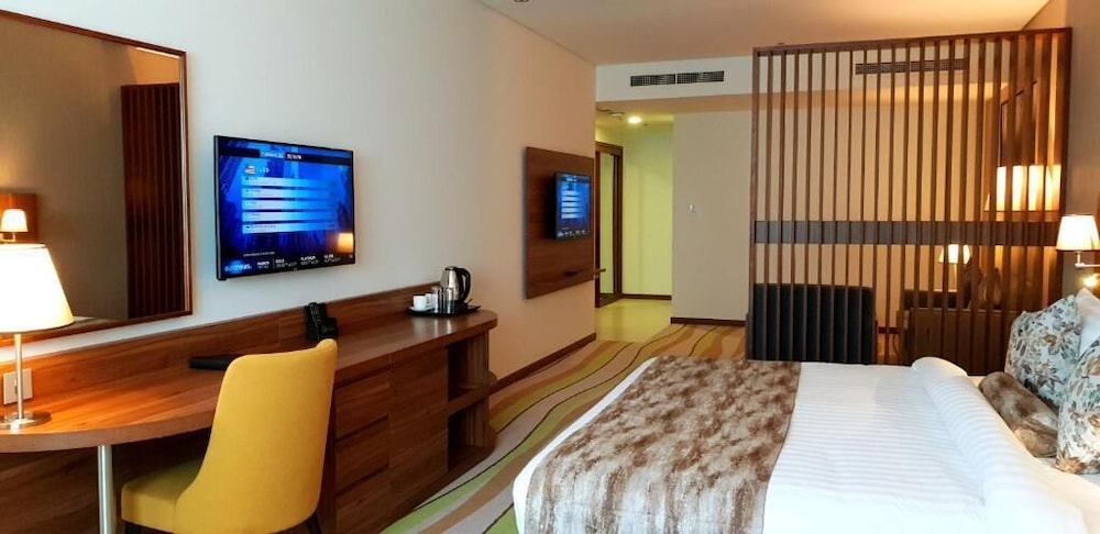 Jacob's Garden Hotel 7