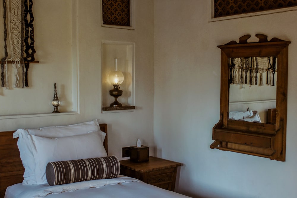 Al Seef Heritage Hotel Dubai Curio Collection by Hilton 8