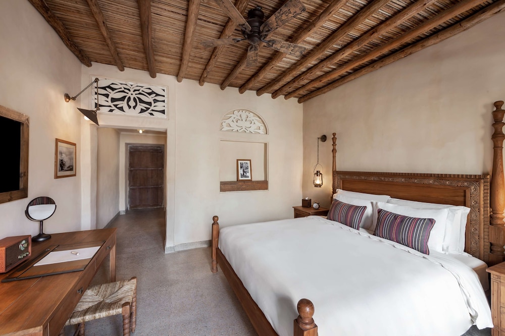 Al Seef Heritage Hotel Dubai Curio Collection by Hilton 9