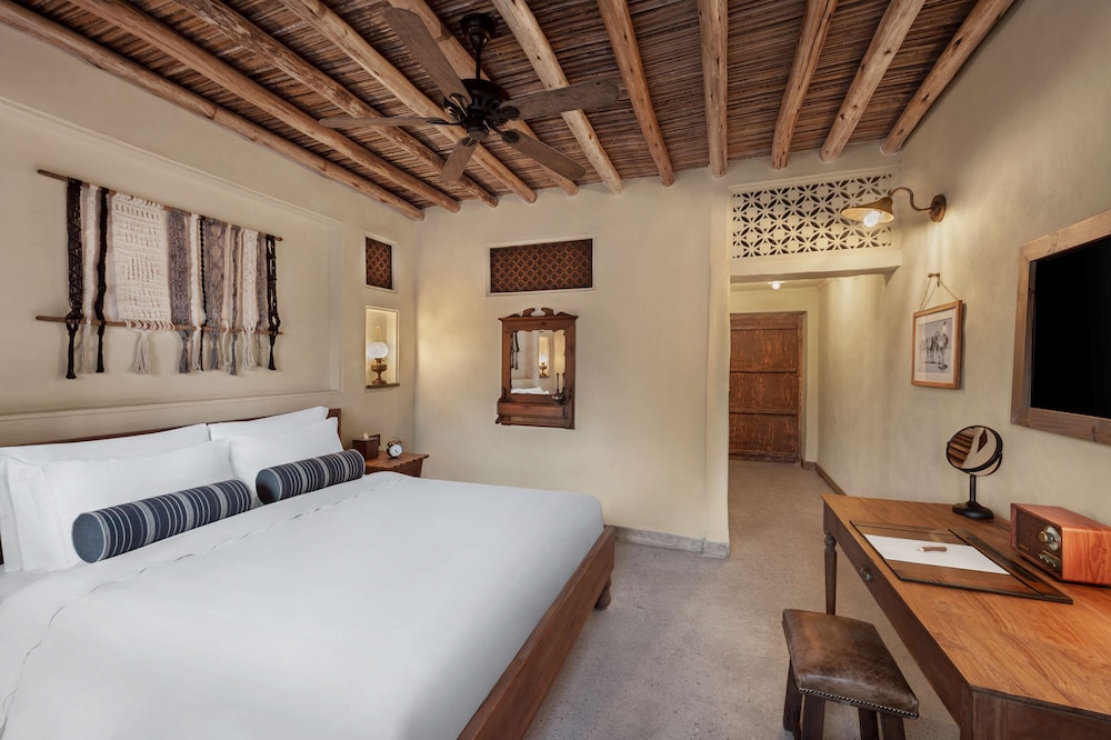 Al Seef Heritage Hotel Dubai Curio Collection by Hilton 10
