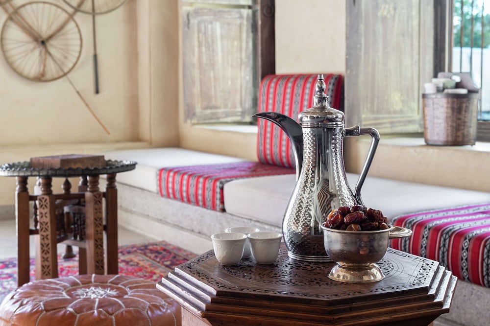Al Seef Heritage Hotel Dubai Curio Collection by Hilton 4