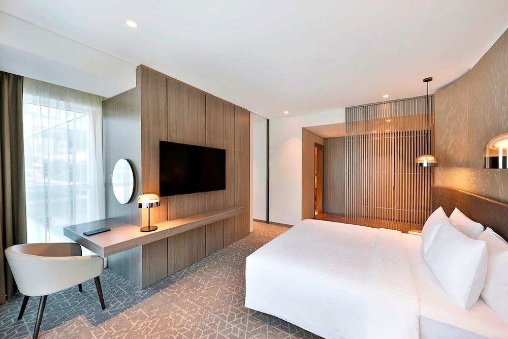 Courtyard Al Barsha, Dubai 8