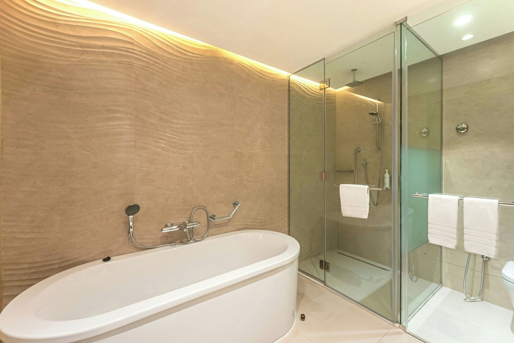 Courtyard Al Barsha, Dubai 13