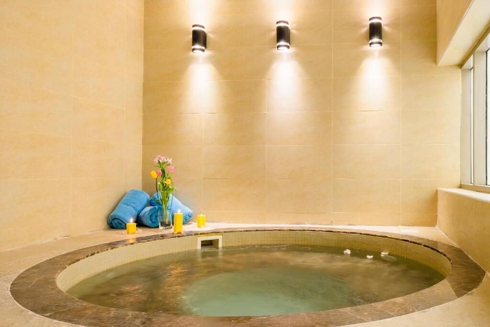 Crystal Plaza Al Majaz Hotel 15