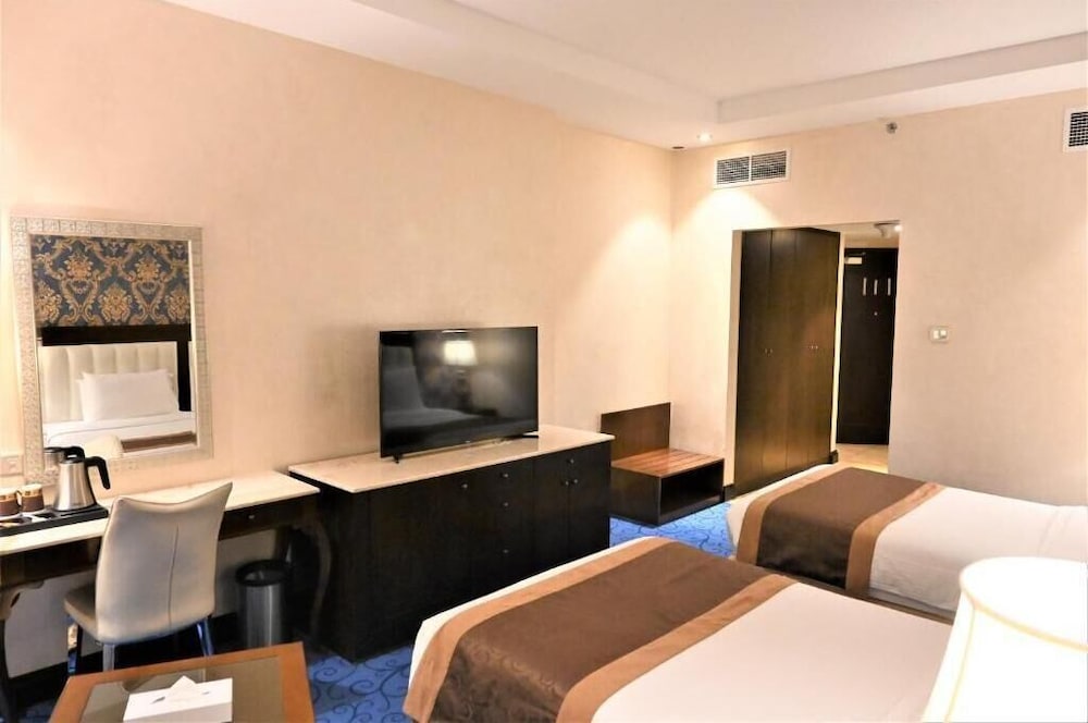 Crystal Plaza Al Majaz Hotel 6