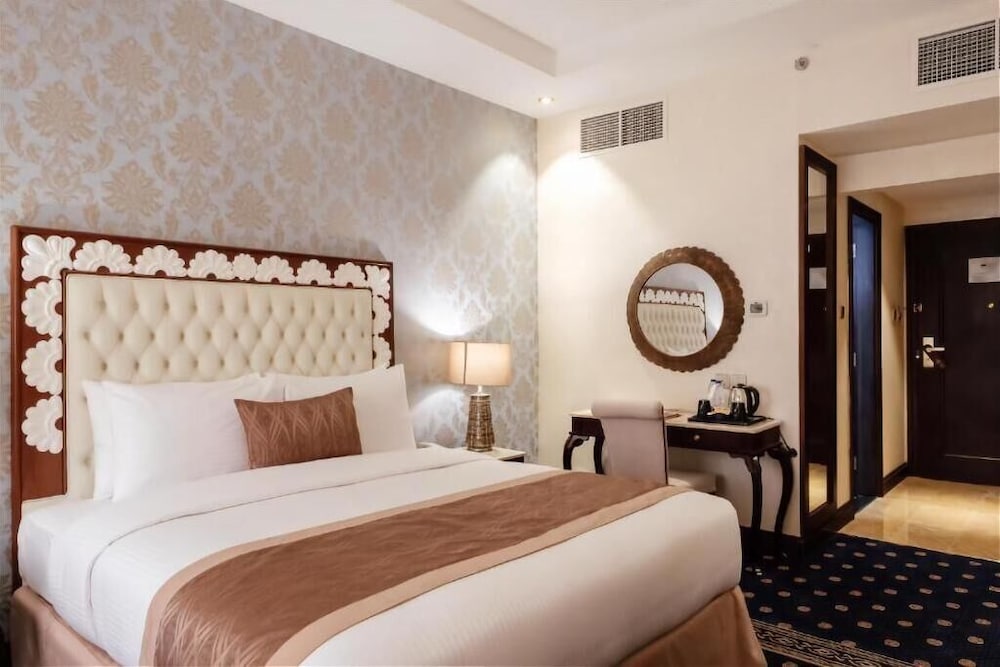 Crystal Plaza Al Majaz Hotel 8