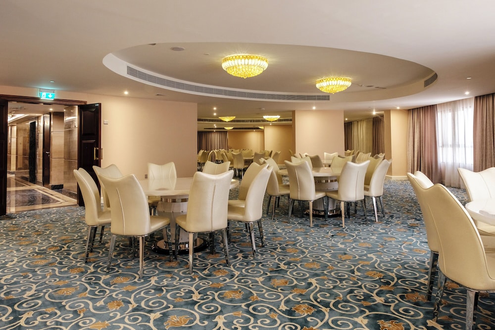 Crystal Plaza Al Majaz Hotel 20