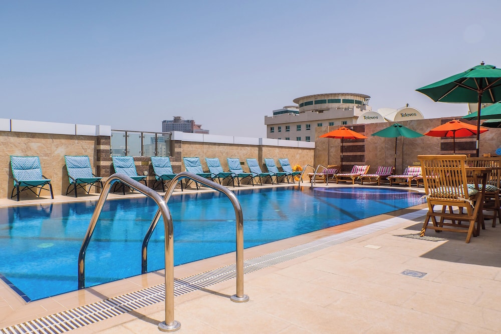 Crystal Plaza Al Majaz Hotel 12