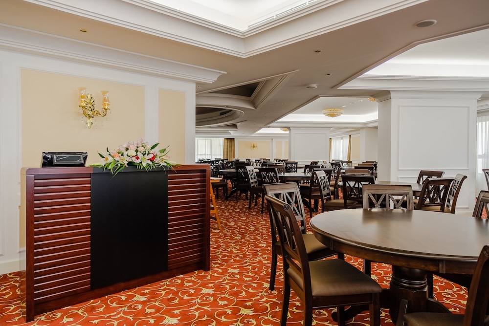 Crystal Plaza Al Majaz Hotel 17