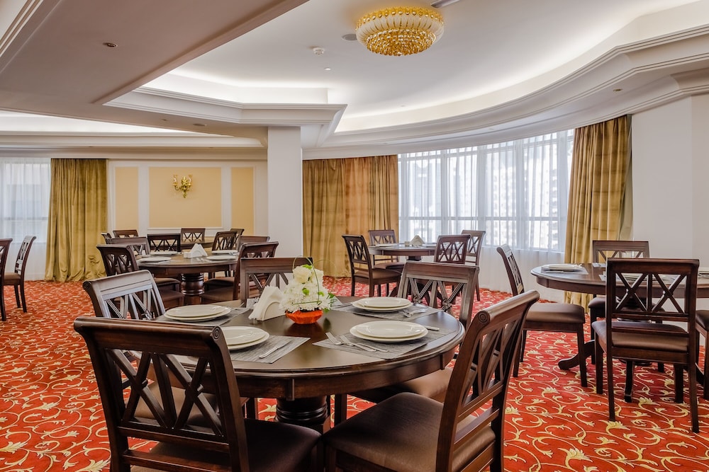 Crystal Plaza Al Majaz Hotel 18