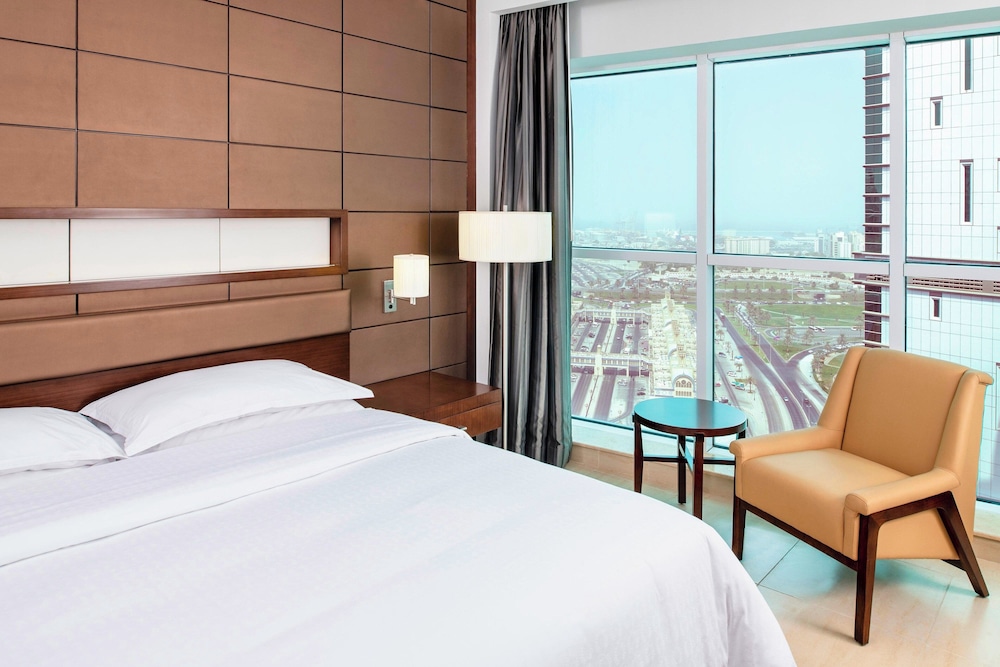Four Points by Sheraton Sharjah 10