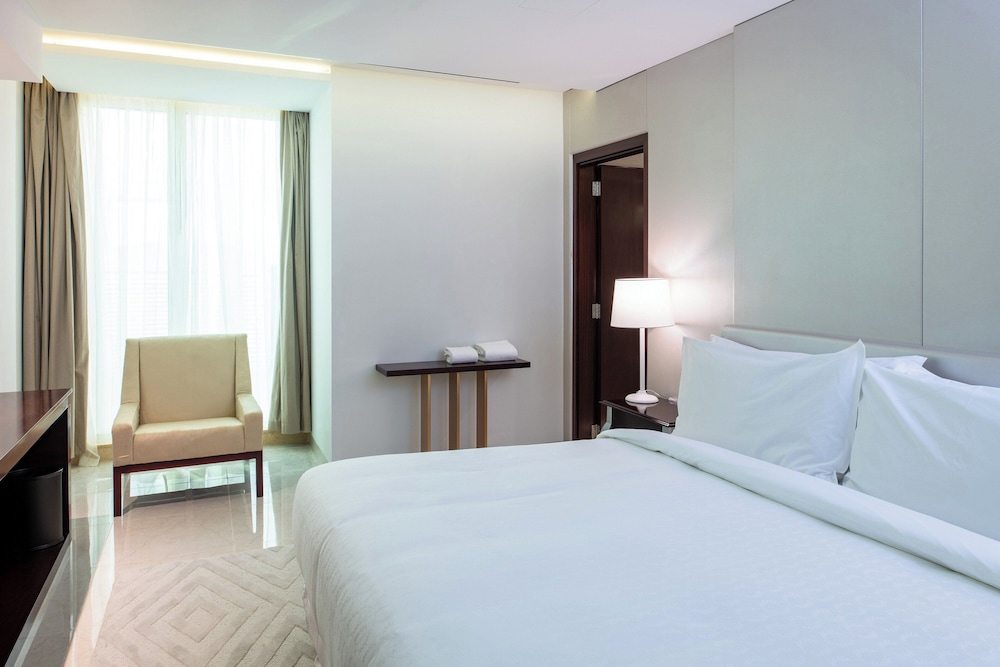 Four Points by Sheraton Sharjah 16