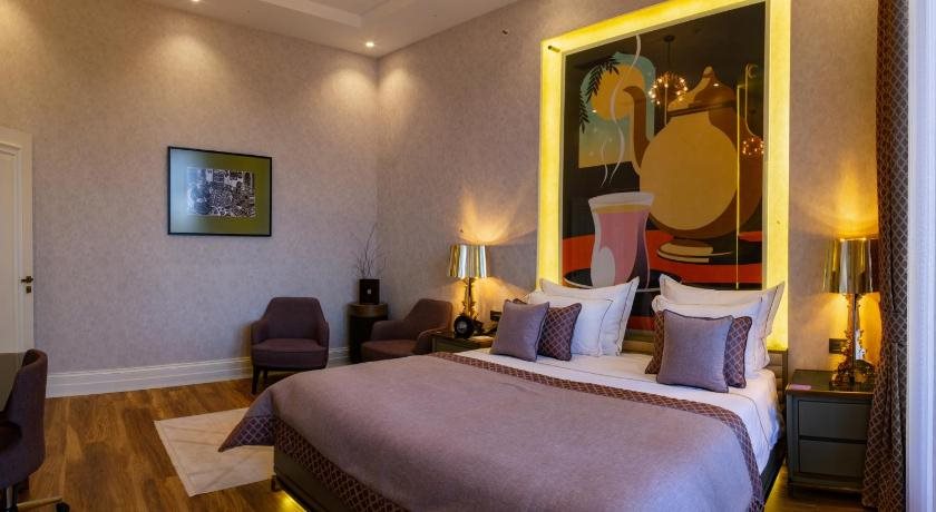 Art Gallery Hotel 14