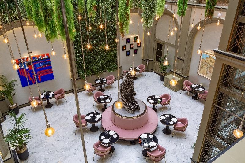 Art Gallery Hotel 15