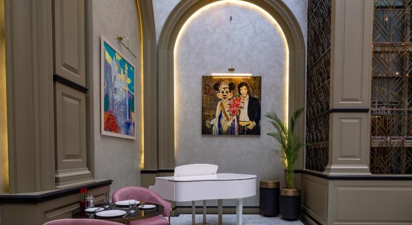Art Gallery Hotel 18