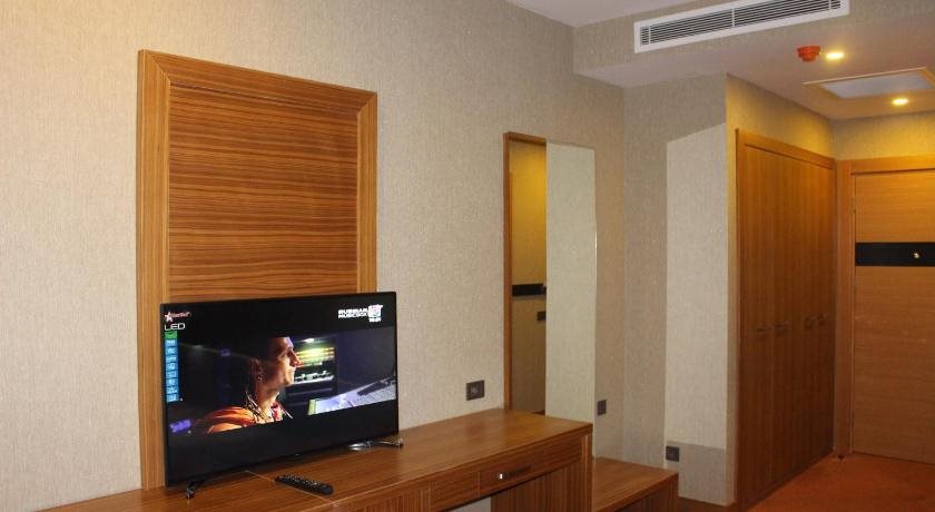Sky Hotel 11