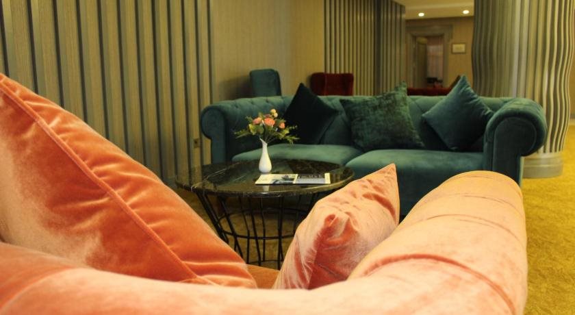 Sky Hotel 16