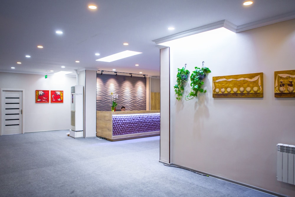 Square Inn Hotel 1