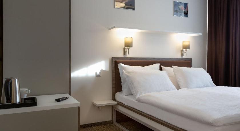Sky Hotel Prague 12
